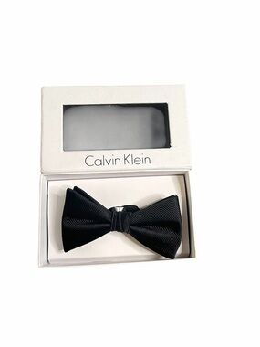 Calvin Klein Classic Black Textured Bow Tie